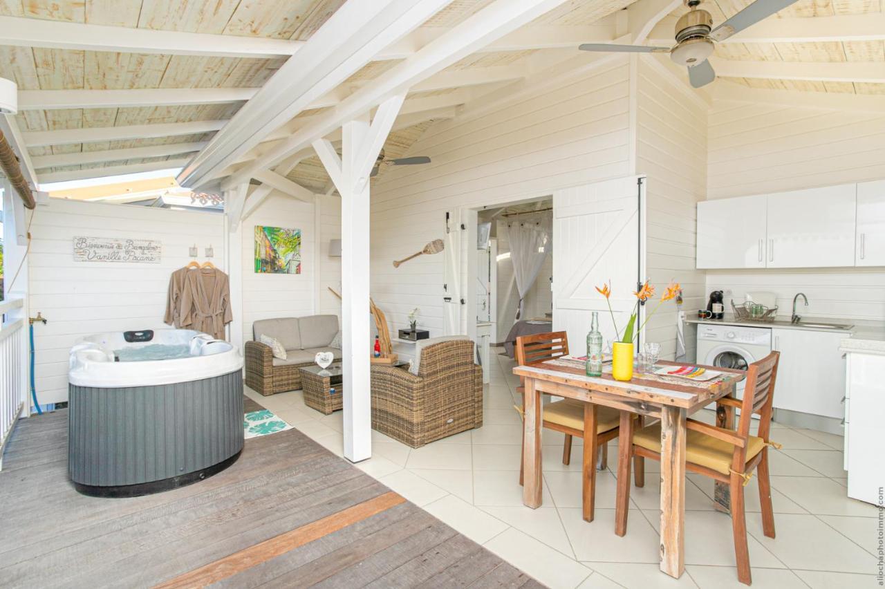 Bungalow Vanille Pacane - Vue Mer Avec Spa Prive レ・トロワ・イレ エクステリア 写真