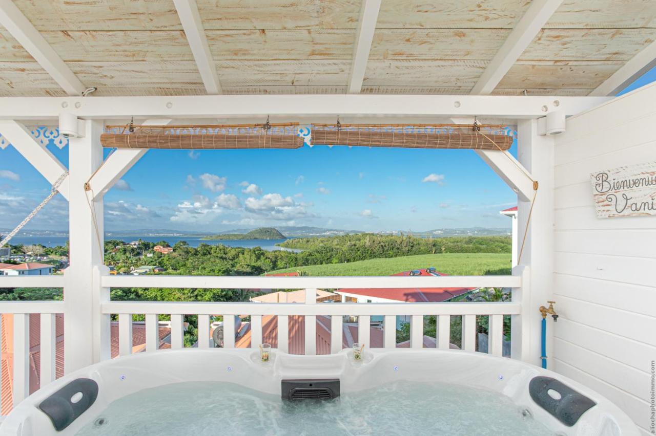 Bungalow Vanille Pacane - Vue Mer Avec Spa Prive レ・トロワ・イレ エクステリア 写真
